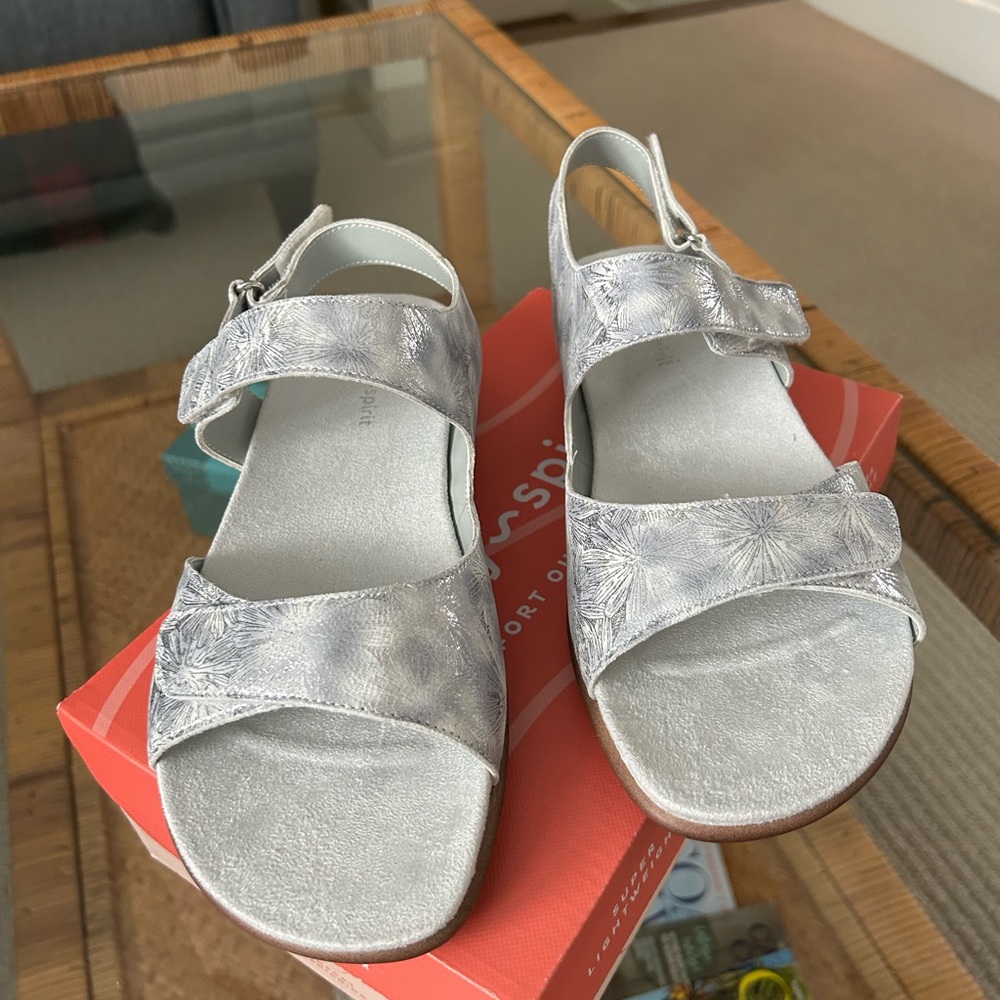 Easy Spirit Silver Comfort Sandals with Adjustable Straps